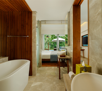 Wonderful Pool Access - Bathroom