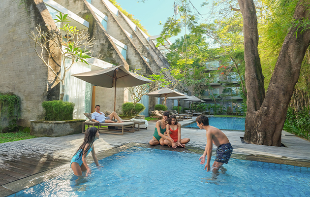 Wonderful Pool Access - Relaxing Moments 