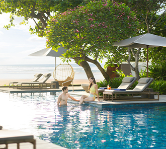Infinity Beach Pool - Chilling by the Pool