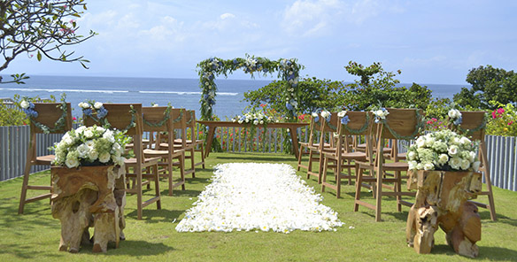 Wedding - Outdoor Wooden Wedding Stage Set Up