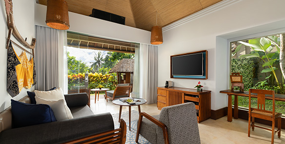 Heavenly Jacuzzi Villa - Living Area