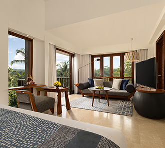 Impressive Forest Corner Suite - Living Area