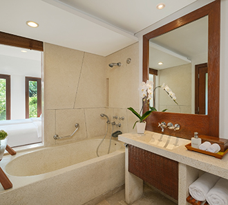 Impressive Forest Corner Suite - Bathroom