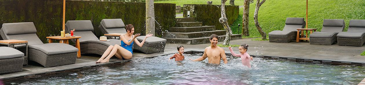 Kids Pool - Scenery