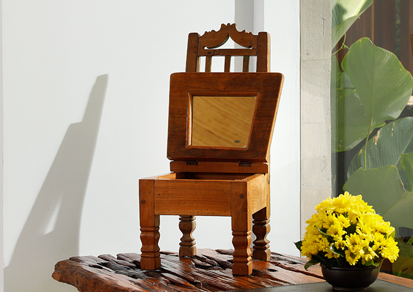 Cigarette Rolling Chair Mirror Story of Maya Ubud